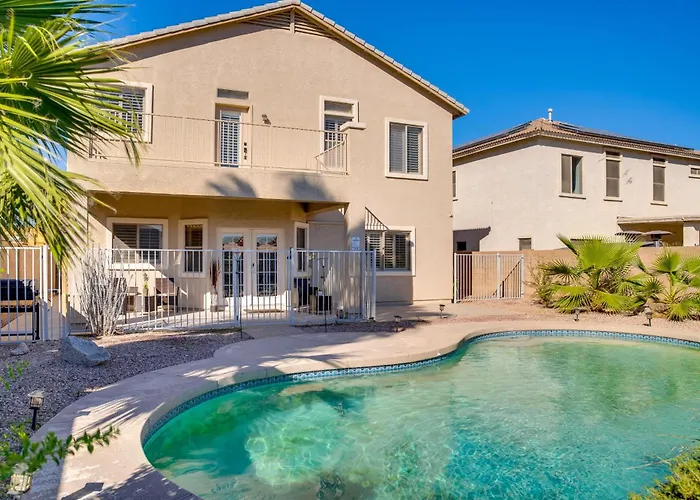 Golf, Hikes & Sports Fun! Desert Getaway W/ Pool