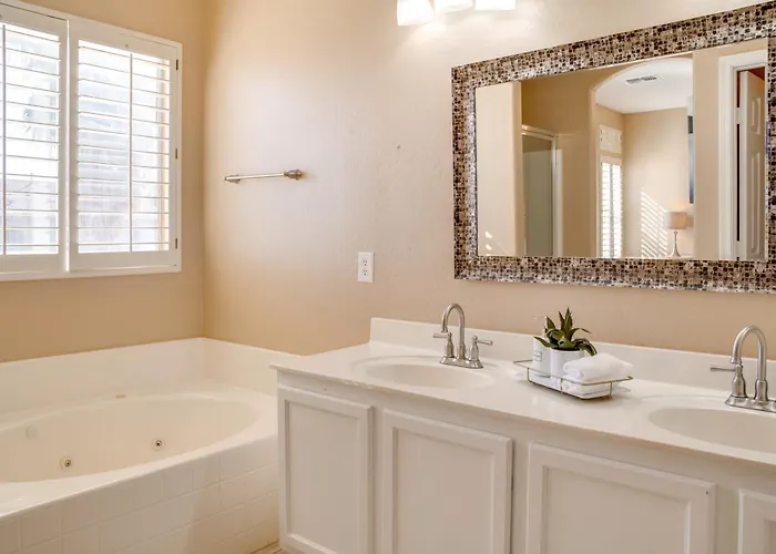 Ferienhaus Golf, Hikes & Sports Fun! Desert Getaway W/ Pool Goodyear